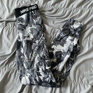 NIKE PRO Grey Hypothermic Leggings